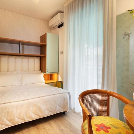 Hotel Castellucci Белларія-Іджеа-Марина Екстер'єр фото