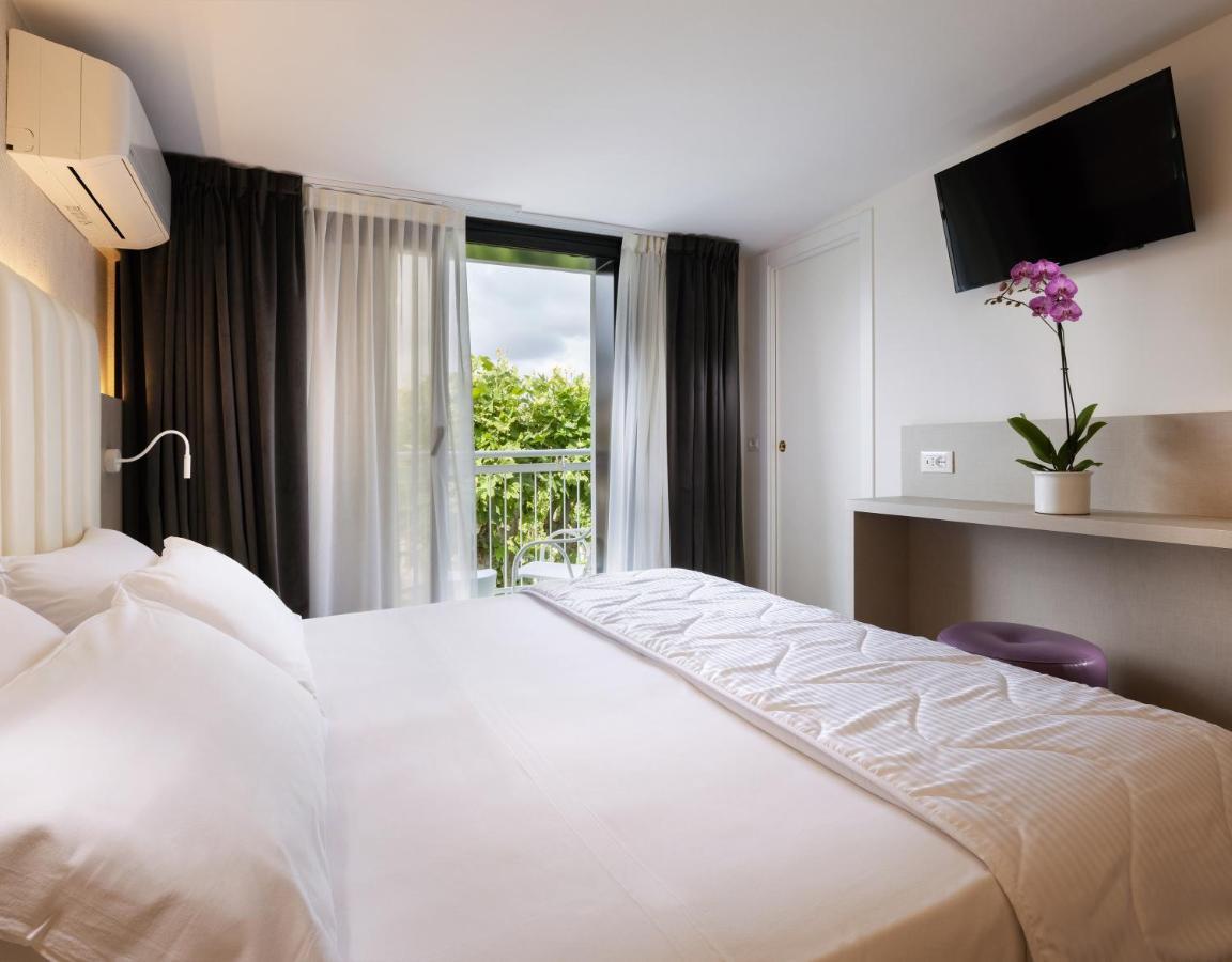 Hotel Castellucci Белларія-Іджеа-Марина Екстер'єр фото
