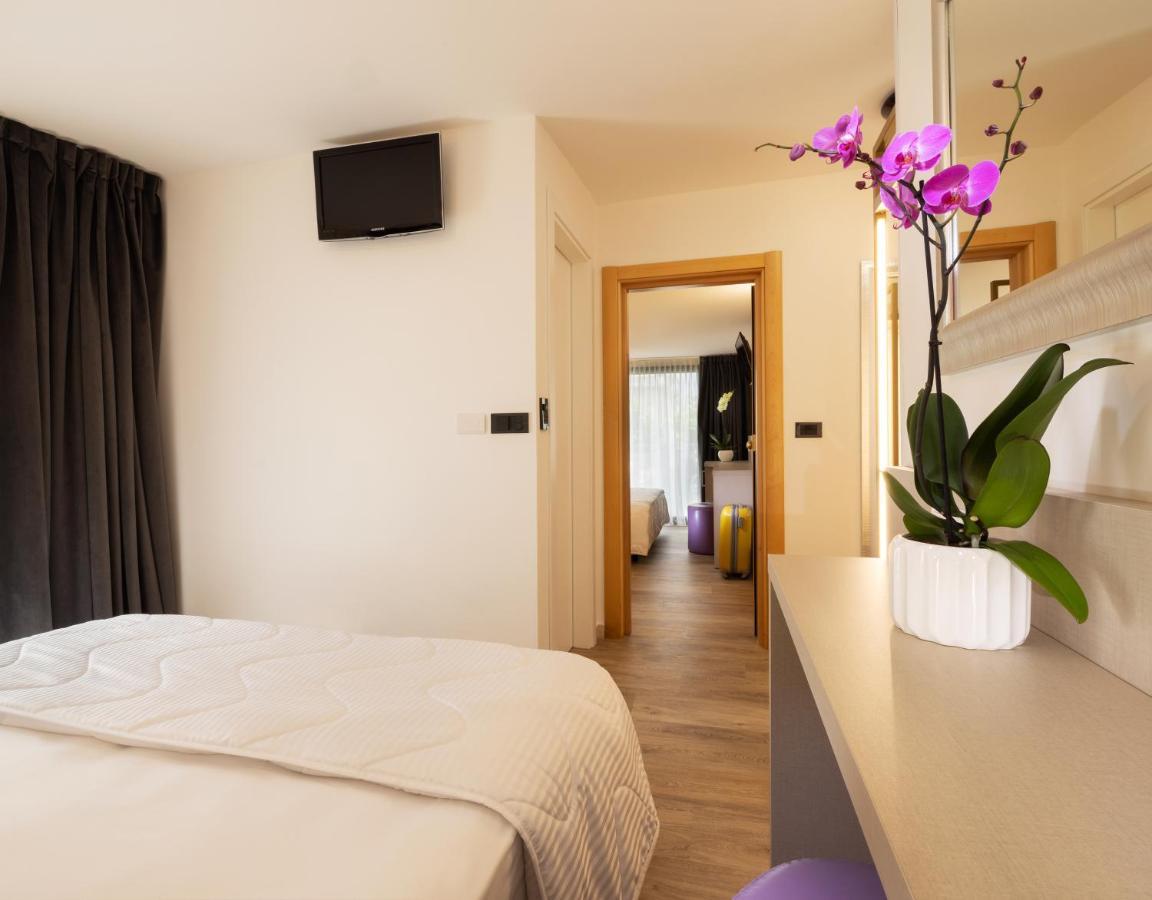 Hotel Castellucci Белларія-Іджеа-Марина Екстер'єр фото